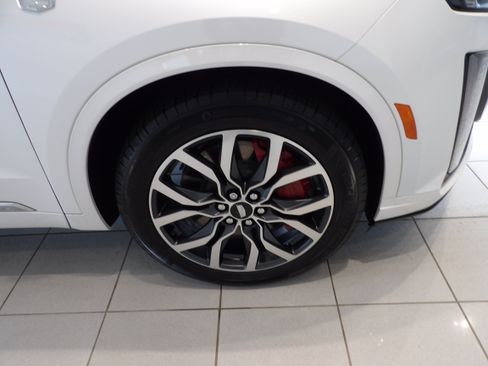 Used 2024 Cadillac XT6 Sport w/ LPO, Floor Liner Package AWD/4WD image 30