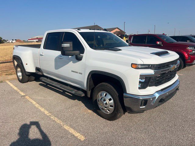 Used 2026 Chevrolet Silverado 3500 LT w/ Safety Package AWD/4WD image 1