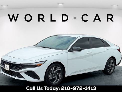 Certified 2025 Hyundai Elantra Sport FWD image 7