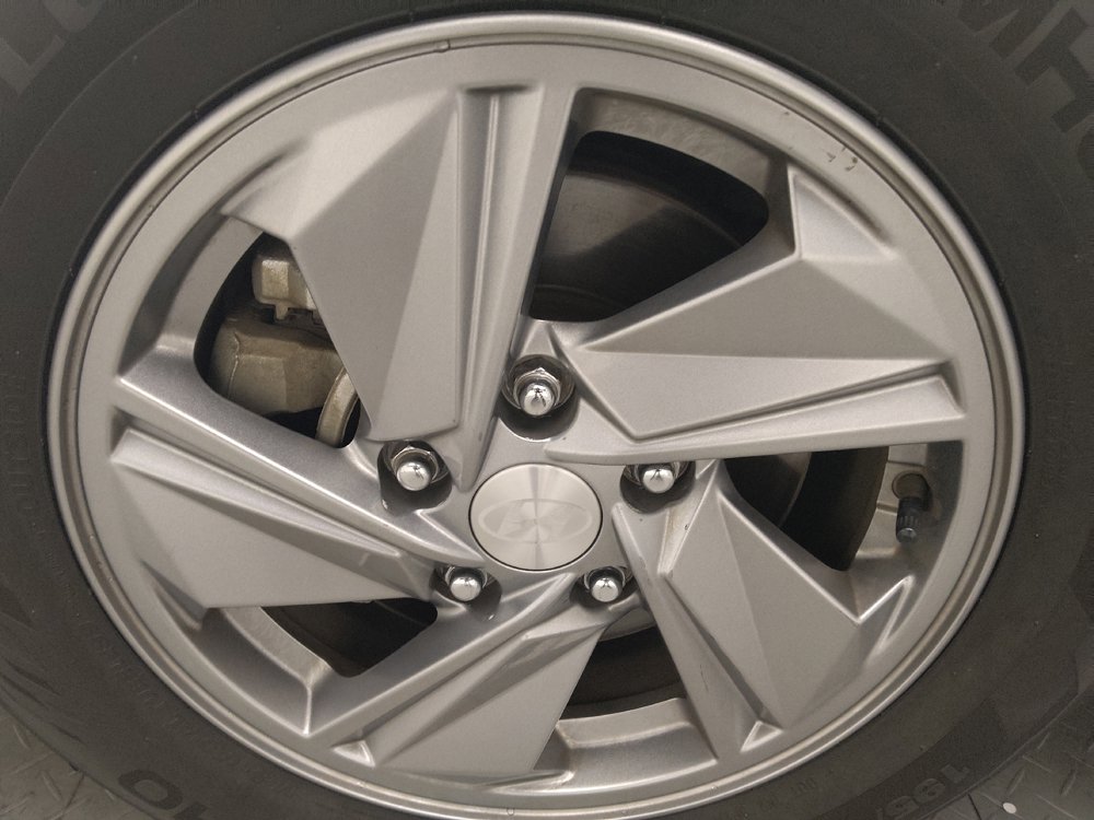 Used 2024 Hyundai Elantra SE FWD image 31