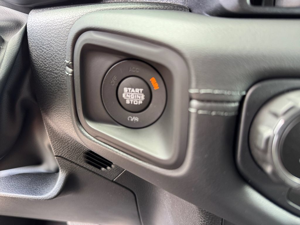 New 2025 Jeep Wrangler Unlimited Sahara AWD/4WD image 23