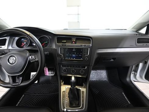 Used 2017 Volkswagen Golf Alltrack S AWD/4WD image 2