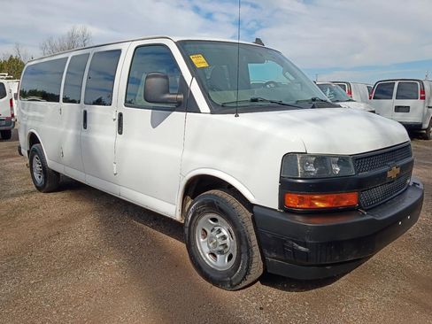 Used 2022 Chevrolet Express 3500 LS image 3
