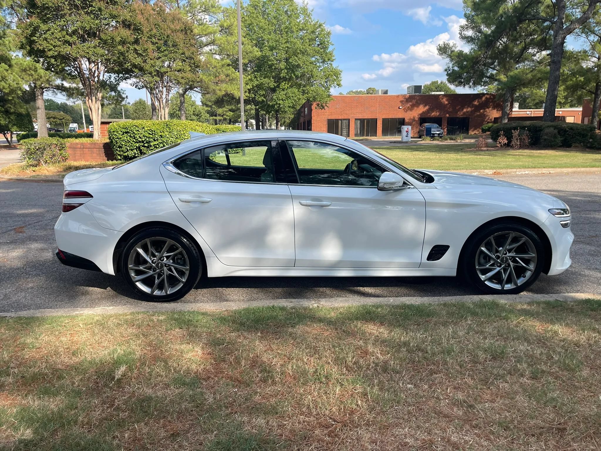 Used 2022 Genesis G70 2.0T RWD image 6