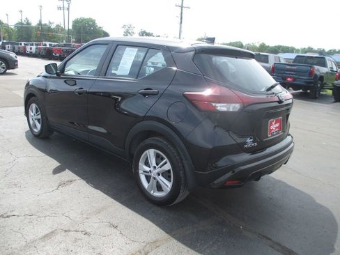 Used 2023 Nissan Kicks S FWD image 9