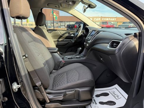 Used 2020 Chevrolet Equinox LT w/ Driver Convenience Package image 11
