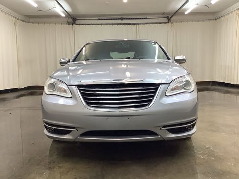 Used 2013 Chrysler 200 Limited image 10