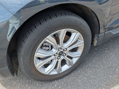 Used 2024 Ford Edge Titanium AWD/4WD image 9