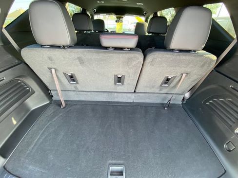 Used 2024 Chevrolet Traverse Z71 AWD/4WD image 17
