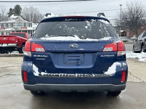 Used 2011 Subaru Outback 2.5i Limited image 7