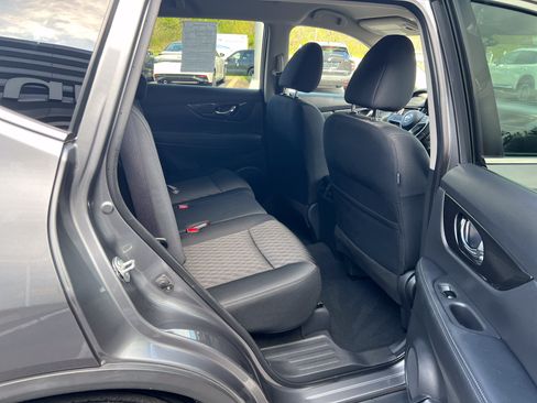 Used 2018 Nissan Rogue SV AWD/4WD image 13