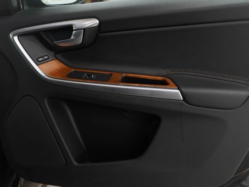 Used 2017 Volvo XC60 T6 Inscription w/ Advanced Package image 9