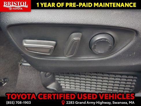Used 2024 Toyota Sienna XLE FWD image 22