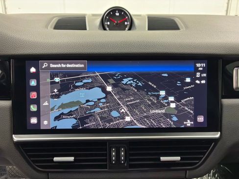 Used 2022 Porsche Cayenne Platinum Edition image 34