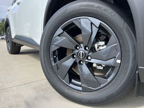 New 2026 Nissan Rogue SV FWD image 6
