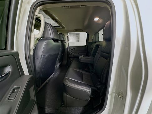 Used 2024 Nissan Frontier SL w/ Technology Package image 27