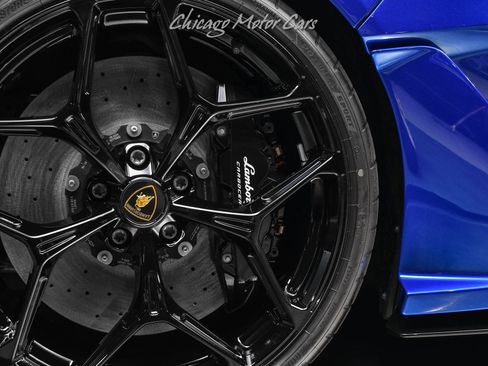 Used 2025 Lamborghini Revuelto image 48