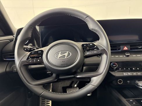New 2025 Hyundai Elantra SEL FWD image 20