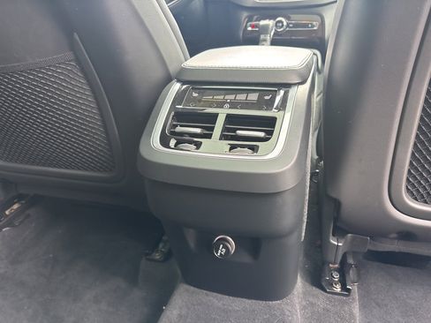 Used 2019 Volvo XC90 T5 Momentum w/ Multimedia Package image 32