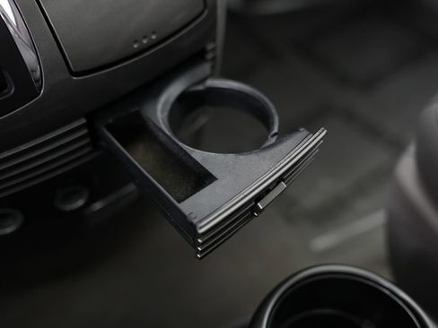 Used 2010 Toyota Sienna XLE Limited image 28