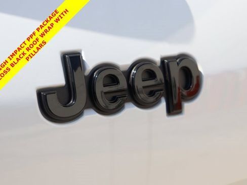 New 2025 Jeep Grand Cherokee L Altitude image 10