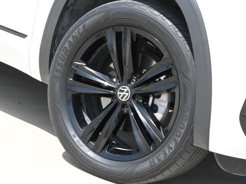 Used 2023 Volkswagen Atlas Cross Sport SEL R-Line AWD/4WD image 11