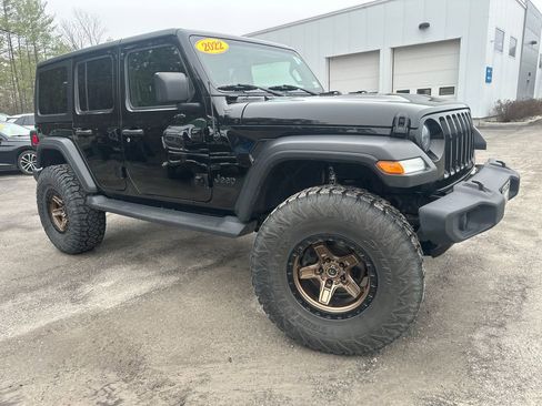 Used 2022 Jeep Wrangler Unlimited Sport AWD/4WD image 7