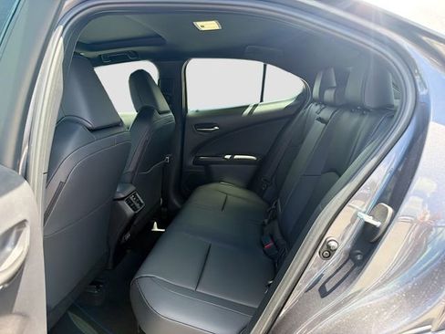 New 2026 Lexus UX 300h FWD image 20