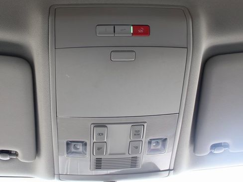 Used 2021 Volkswagen Atlas SE w/ Towing Package image 30