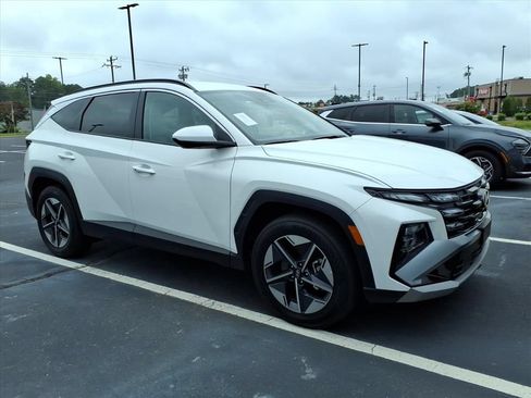 Used 2026 Hyundai Tucson SEL FWD image 2