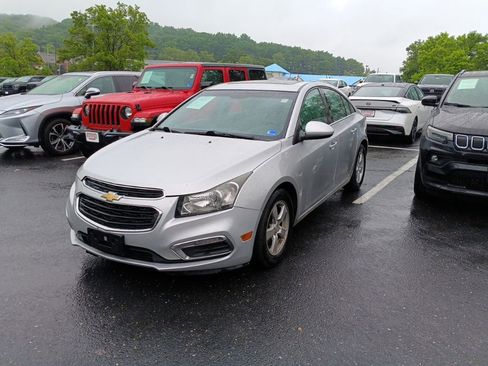Used 2015 Chevrolet Cruze LT w/ Sun And Sound Package FWD image 2
