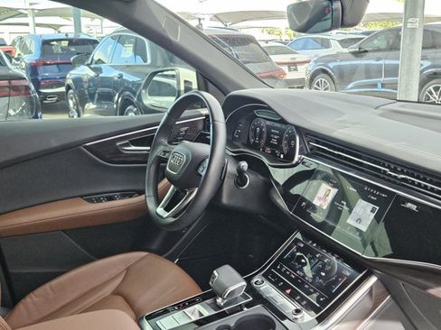 Used 2023 Audi Q8 Prestige AWD/4WD image 11