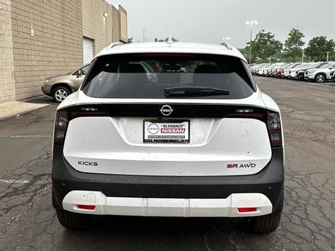 New 2025 Nissan Kicks SR image 5