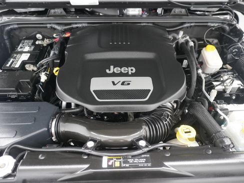 Used 2017 Jeep Wrangler Unlimited Sahara AWD/4WD image 30