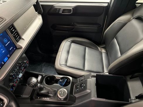 Used 2025 Ford Bronco Outer Banks image 39