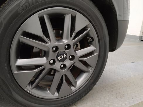 Used 2020 Kia Soul EX image 31