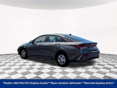 Certified 2026 Hyundai Elantra SE FWD image 6
