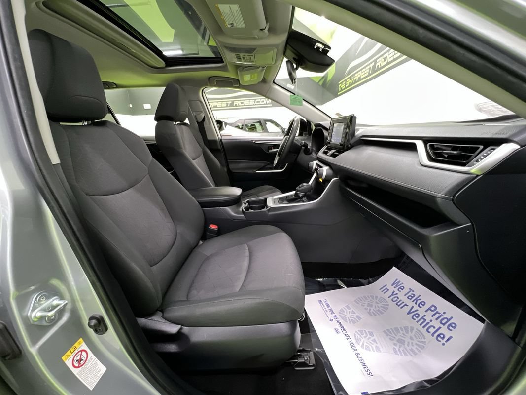 Used 2019 Toyota RAV4 XLE AWD/4WD image 29