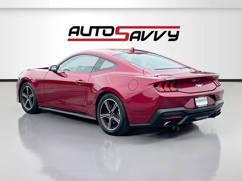 Used 2025 Ford Mustang Coupe RWD image 5