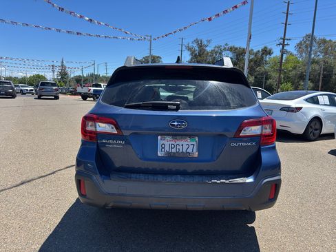 Used 2019 Subaru Outback 2.5i Premium AWD/4WD image 4