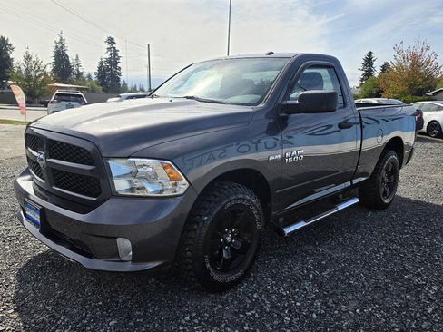Used 2015 RAM 1500 Express RWD image 3