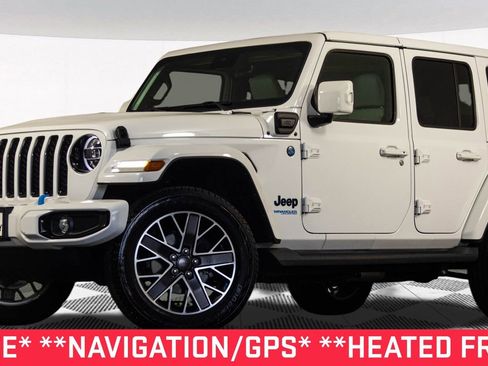 Used 2022 Jeep Wrangler Unlimited Sahara image 2