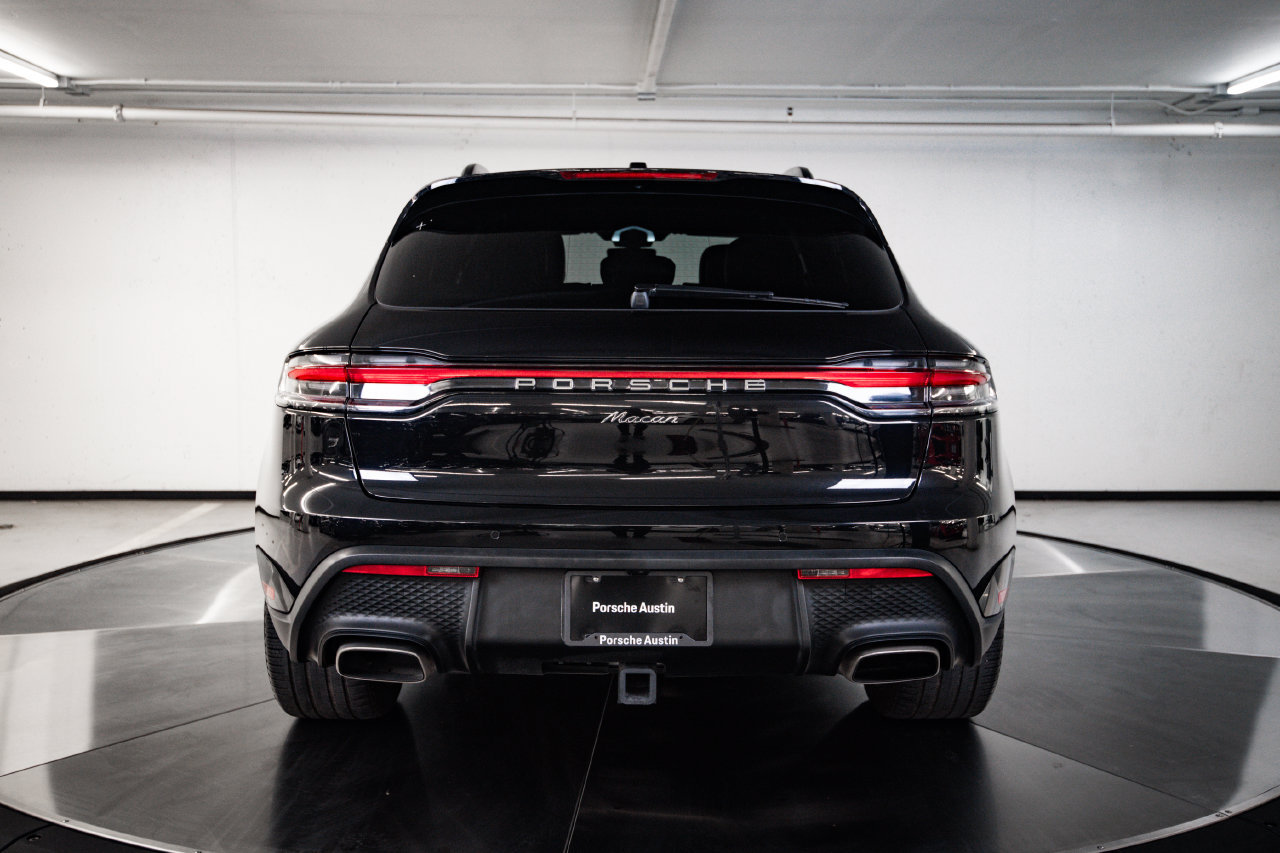 Certified 2025 Porsche Macan AWD/4WD image 6