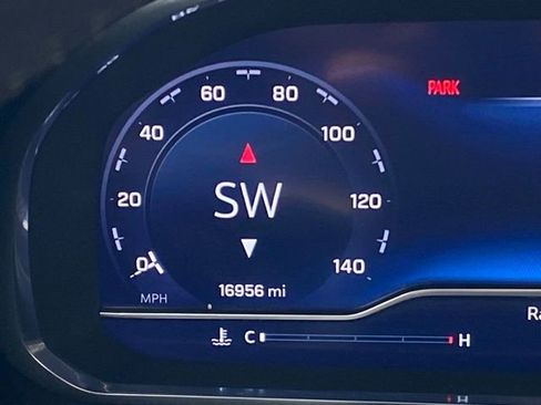 Used 2024 Chevrolet Tahoe High Country image 15