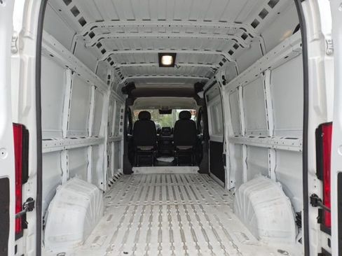 Used 2025 RAM ProMaster 2500 w/ Convenience Group FWD image 12