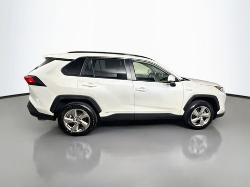 Certified 2021 Toyota RAV4 XLE Premium AWD/4WD image 8