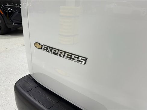 New 2025 Chevrolet Express 3500 Extended w/ Driver Convenience Package image 8