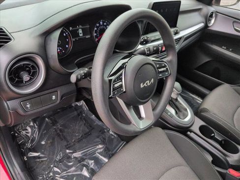 Used 2022 Kia Forte LXS image 10
