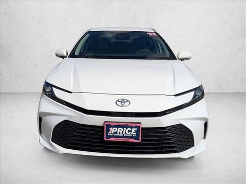 Used 2025 Toyota Camry LE w/ Convenience Package image 2