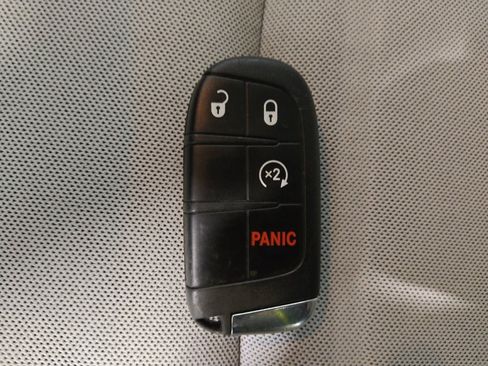 Used 2022 Jeep Renegade Latitude w/ Convenience Group image 32